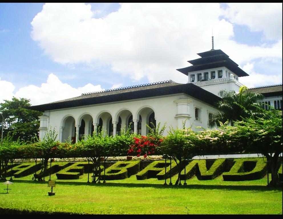 Ciwulan 36 Guest House Bandung Kültér fotó
