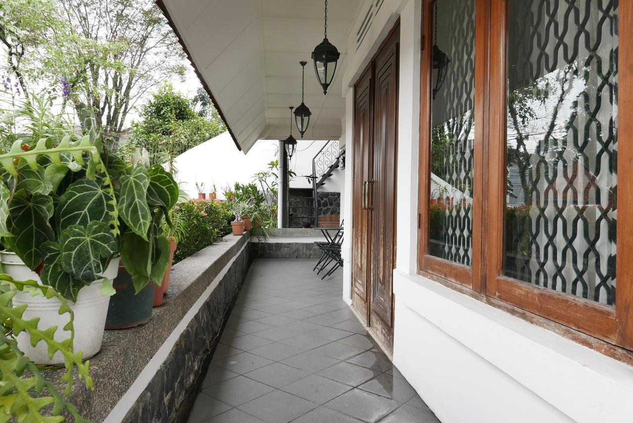Ciwulan 36 Guest House Bandung Kültér fotó